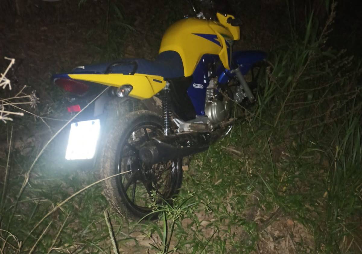 Motocicleta furtada na área urbana de Vilhena é recuperada pela polícia no mesmo dia, em região de chácaras