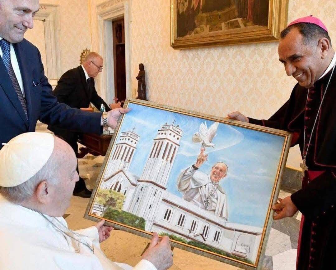 Rondônia e o Papa Francisco, uma conexão especial: antes de morrer, pontífice recebeu livro e pintura produzidos por artistas locais