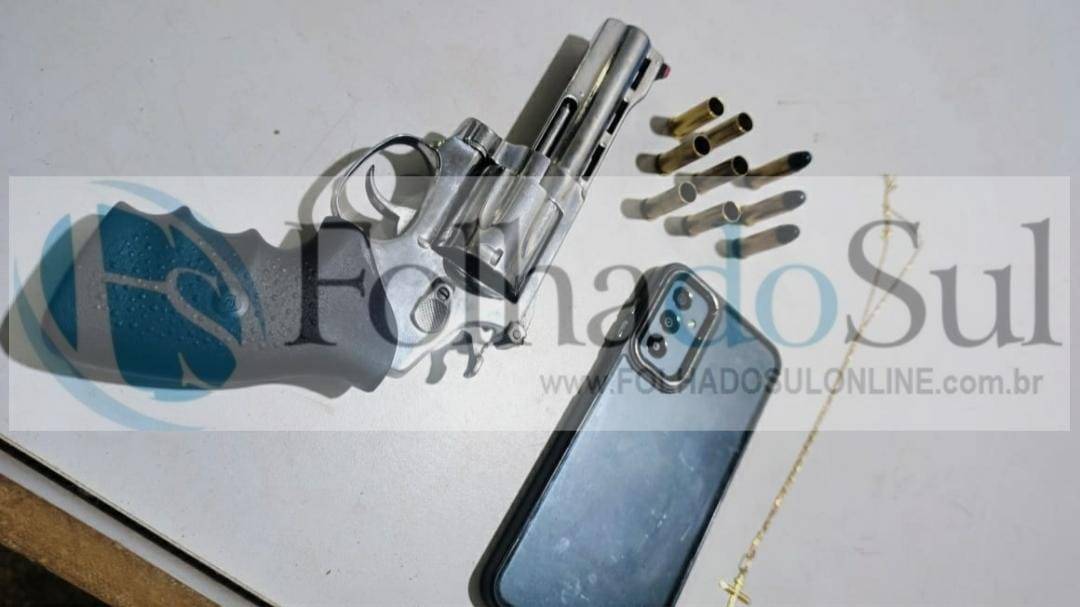 Ao ver amigo armado ser preso, homem ofender policiais militares e é “enquadrado” por desacato, em Vilhena