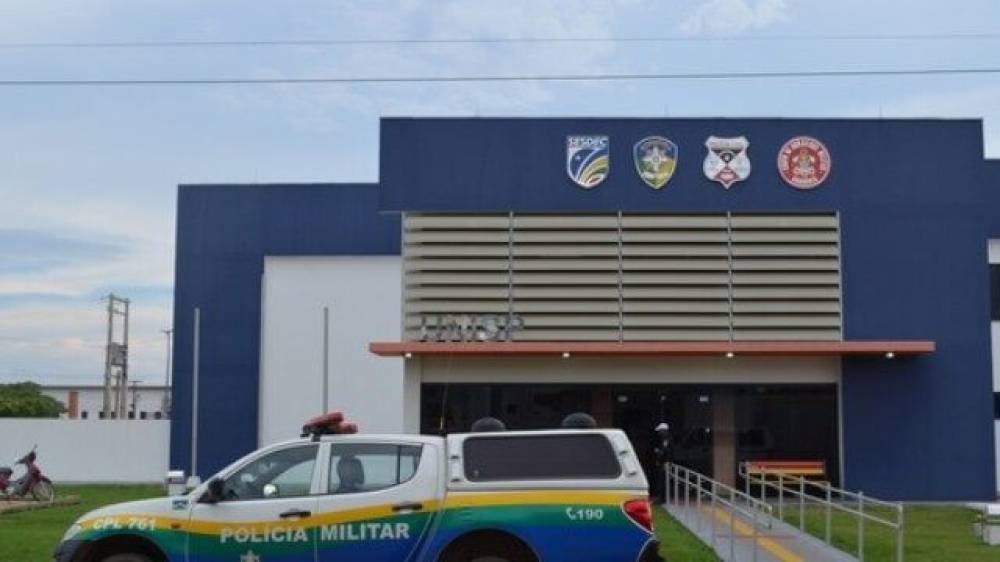 ALOPRADO: com barra de ferro, marreta e faca, homem furta mercadorias e aterroriza clientes dentro de supermercado, em Vilhena