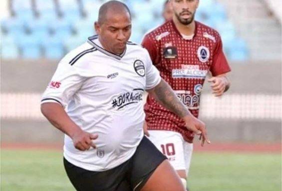 Após ser alvo de “esculacho” quando jogava em time de Rondônia, atacante reage e perde quase 40 kg