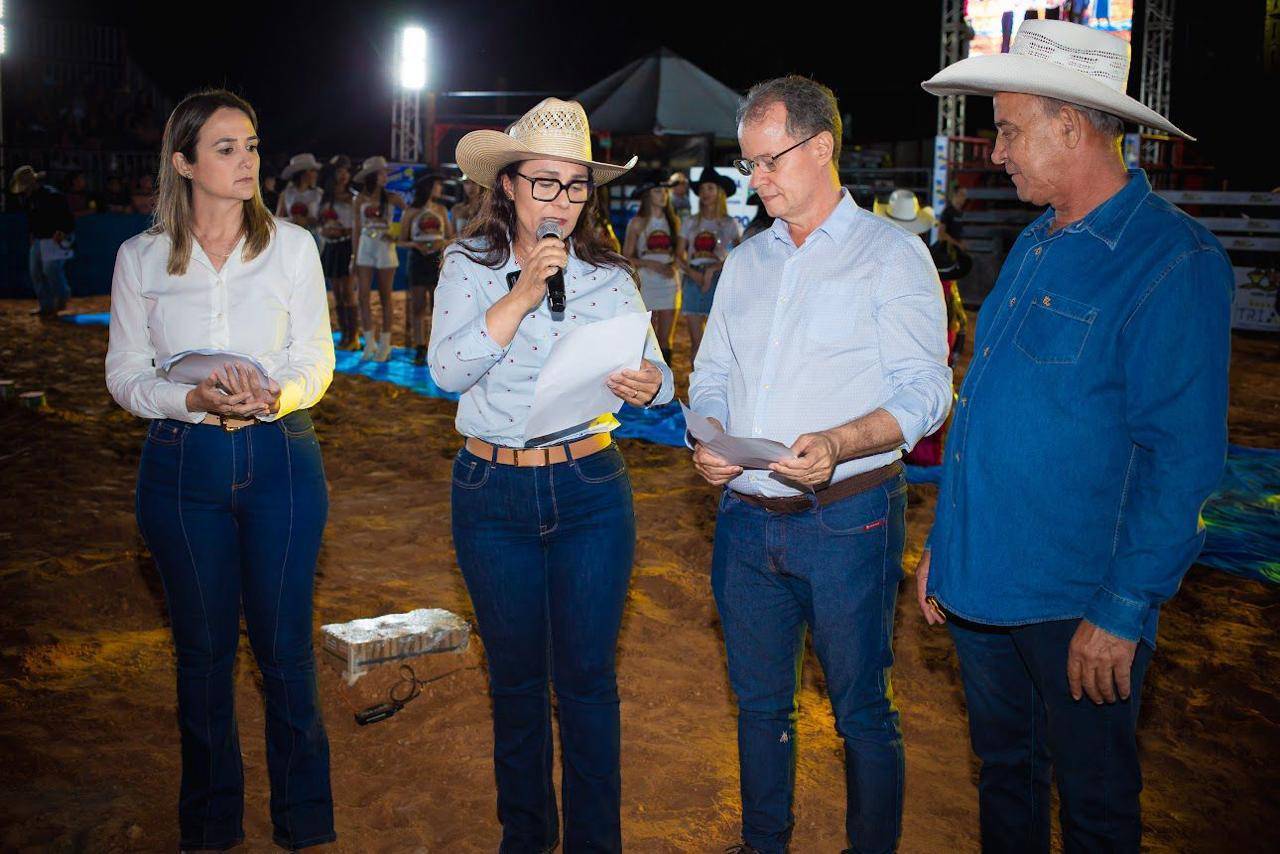 Na arena do rodeio: deputada Rosangela Donadon anuncia quase R$ 8 milhões para Colorado do Oeste em 2025