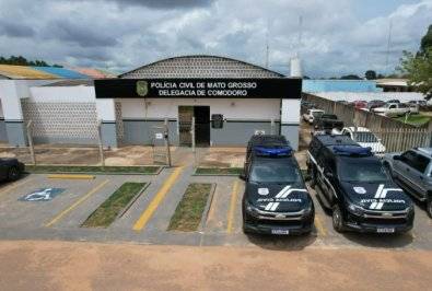 Em cidade vizinha, homem acusado de estupro de vulnerável vai a delegacia de polícia buscar informações e acaba preso