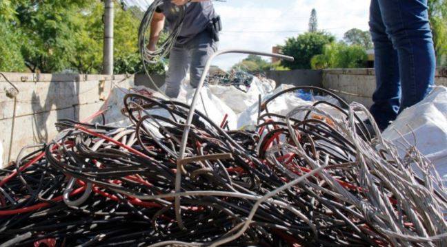 Quatro ladrões contratados em Mato Grosso para furtar cabos de cobre são presos com “carros fake” de empresa de telefonia, em Vilhena