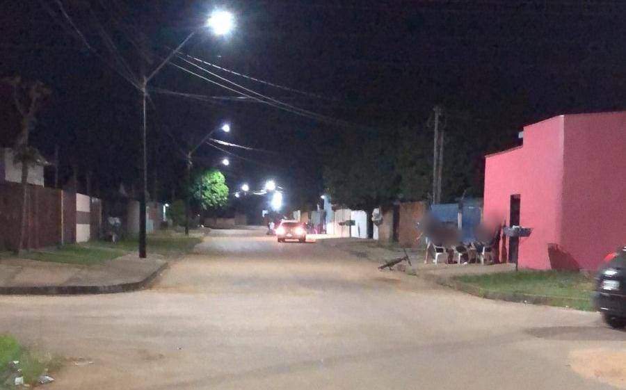 Pit bull solto na rua mata um cachorro, deixa outro ferido e aterroriza bairro de Vilhena; Polícia Militar é acionada