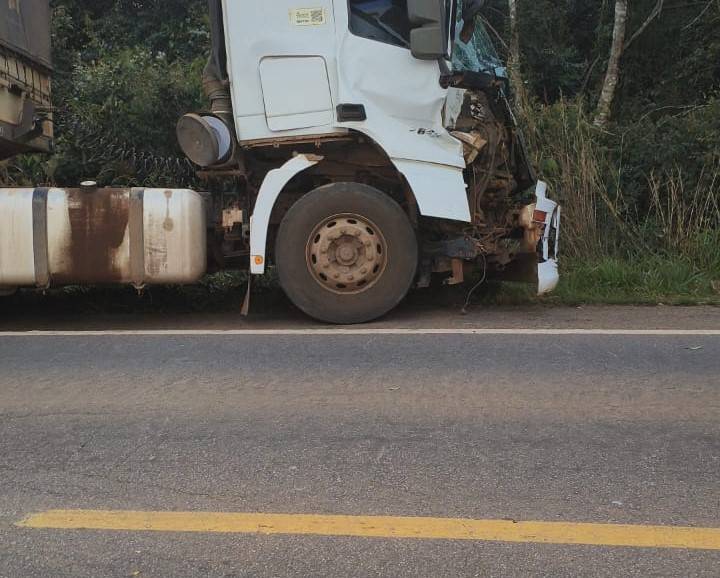 ASSISTA VÍDEO: engavetamento em trecho da BR 174 próximo a Comodoro envolve três veículos de empresas vilhenenses