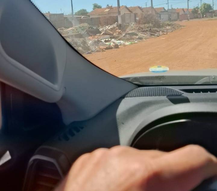 ASSISTA VÍDEO: vilhenenses continuam transformando estrada em “lixão” e prefeito promete medidas duras para resolver o problema
