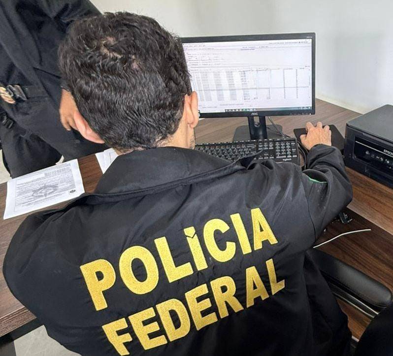 Em Vilhena, depósito de areia é alvo da Polícia Federal por extração ilegal; IBAMA constatou que empresa ignorou Autos de Paralisação