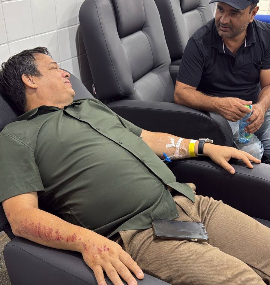Trânsito de Vilhena não poupa ninguém: após motorista não dar seta, vereador sofre queda com motoneta e fica “todo esfolado”