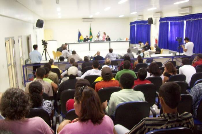 VEREADORES DEBATEM FALTA DE ÁGUA