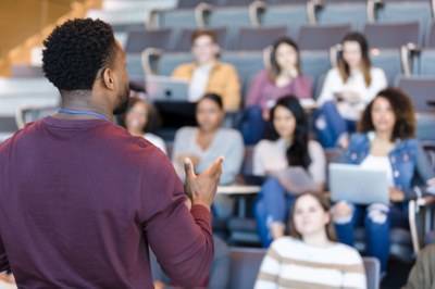 MPF vai à justiça contra grupo acusado de fraude em cursos de pós-graduação e que entregava diplomas sem validade, em Vilhena