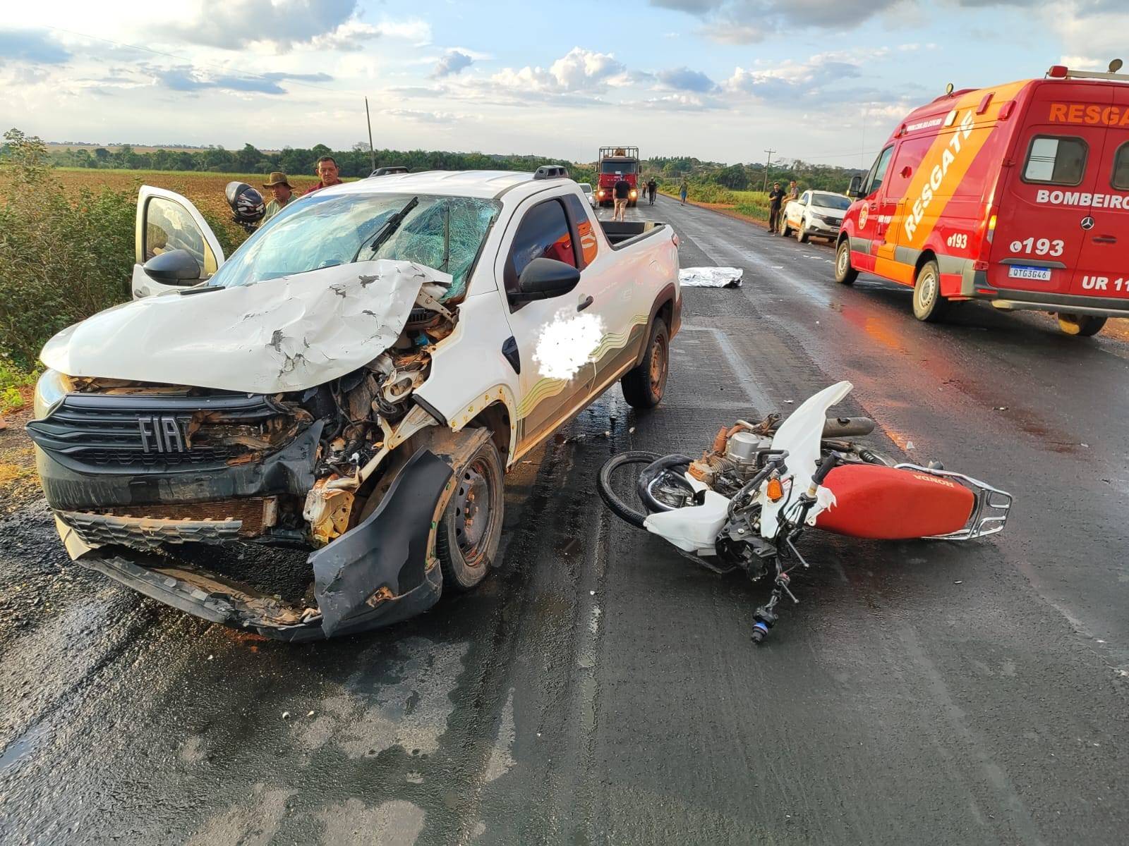 URGENTE: idoso morre na hora na cidade de Cerejeiras após motoneta bater de frente em picape na BR 435; vítima tinha 62 anos