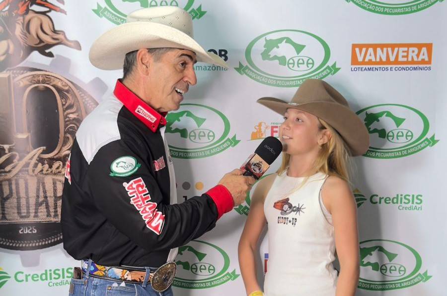 VÍDEO: aos 11 anos, Vilhenense conhecida como "Loirinha Voadora de Rondônia" conquista tricampeonato em prova na Expoari