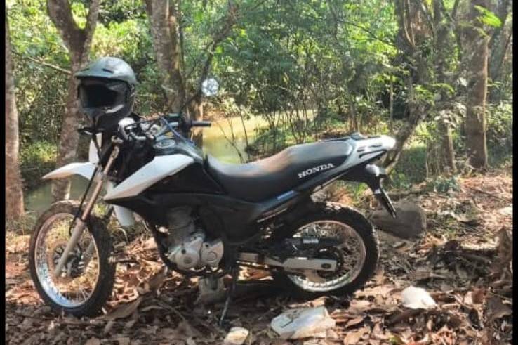 48 horas após ser furtada em Vilhena, motocicleta é recuperada em estrada que dá acesso ao setor de chácaras