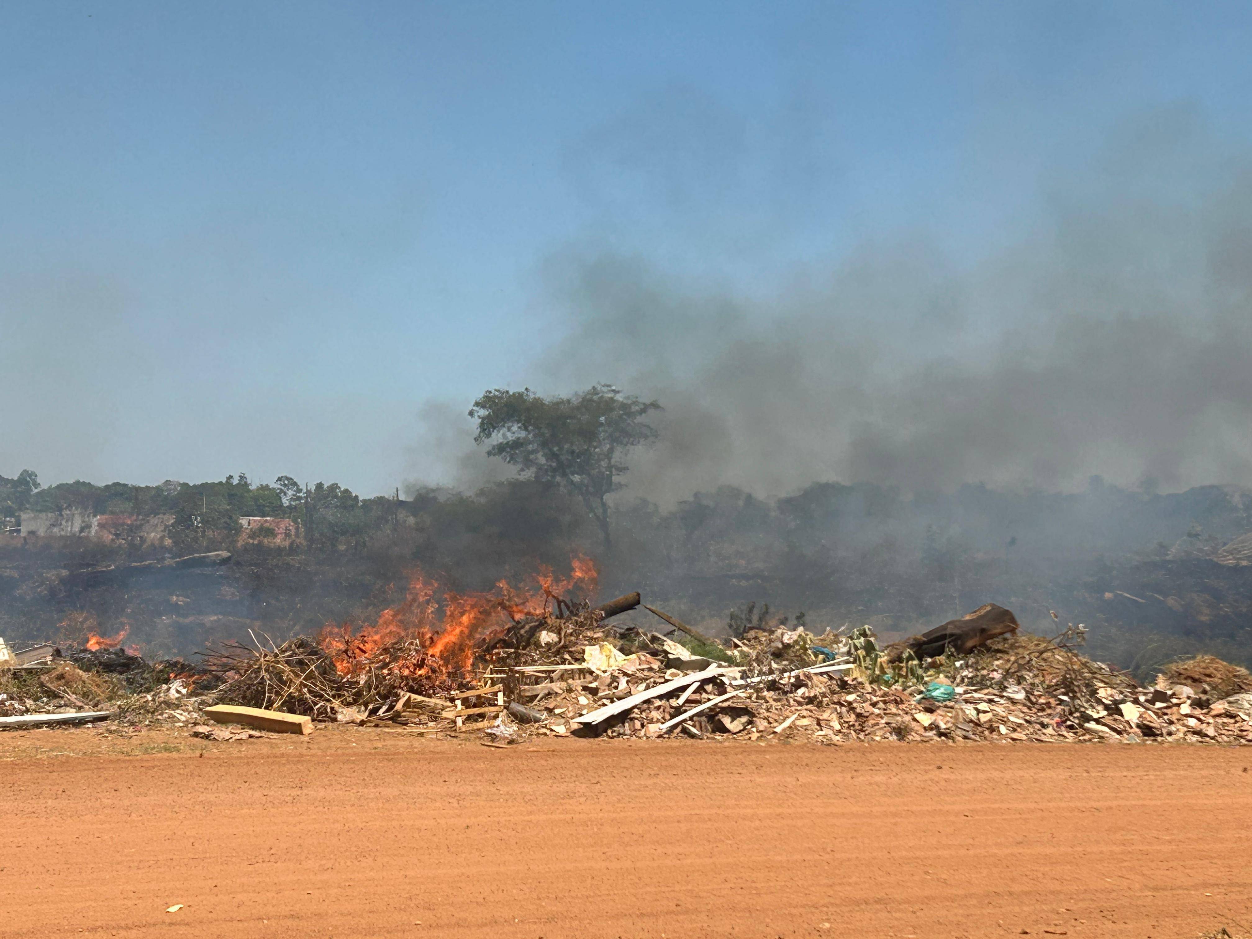 VÍDEOS: estiagem mal começou em Vilhena e Bombeiros são mobilizados para combater três incêndios no mesmo dia
