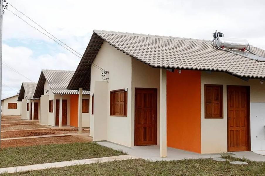 Impasse na justiça atrasa e encarece a obra, mas prefeito de Vilhena confirma construção de 150 casas populares na cidade