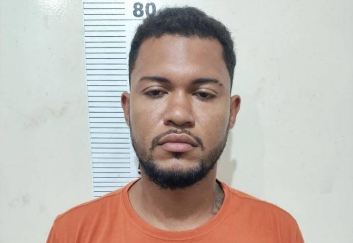 Polícia Civil divulga foto de um dos suspeitos de homicídio ocorrido em Vilhena; vítima de 22 anos morreu antes de chegar à UPA
