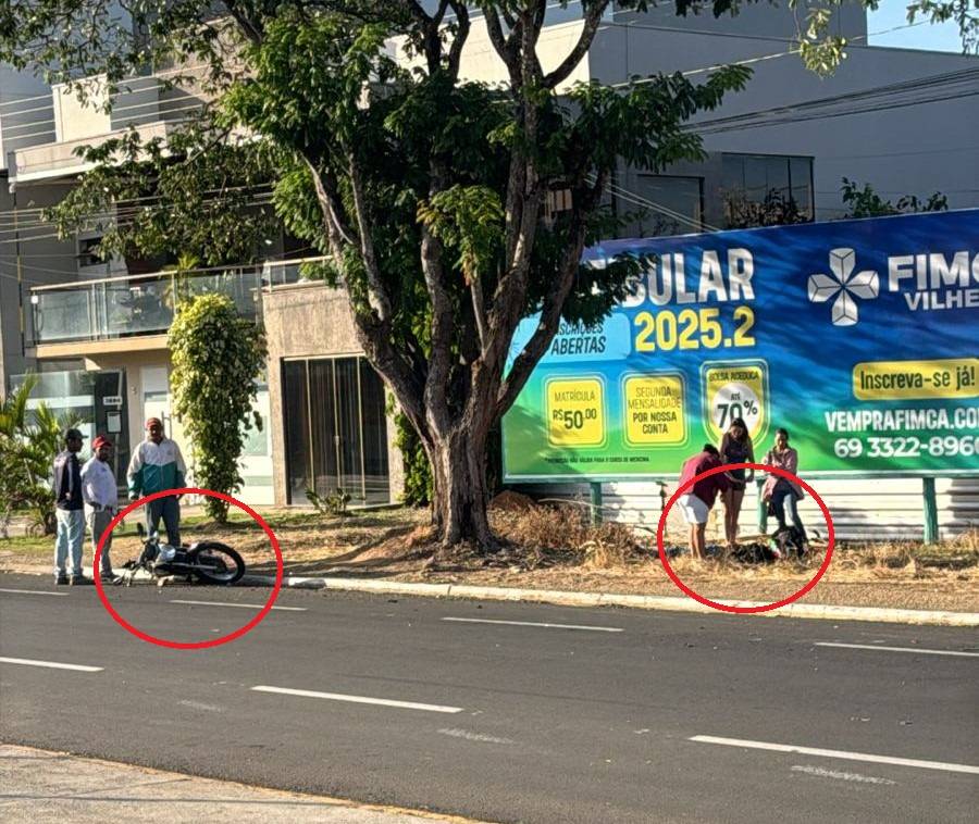 ASSISTA VÍDEO: acidente envolvendo moto e caminhão no centro de Vilhena deixa homem com fraturas expostas e mobiliza Bombeiros