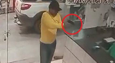 ASSISTA VÍDEO: câmeras flagram ladrões armados rendendo funcionários e assaltando posto de combustíveis em cidade de Rondônia