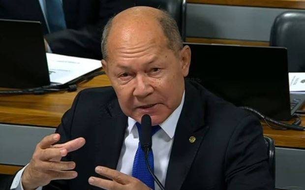 ASSISTA VÍDEO: deputado federal folclórico de Rondônia confunde “racismo” com “homofobia” ao criticar Lula e fala viraliza no país