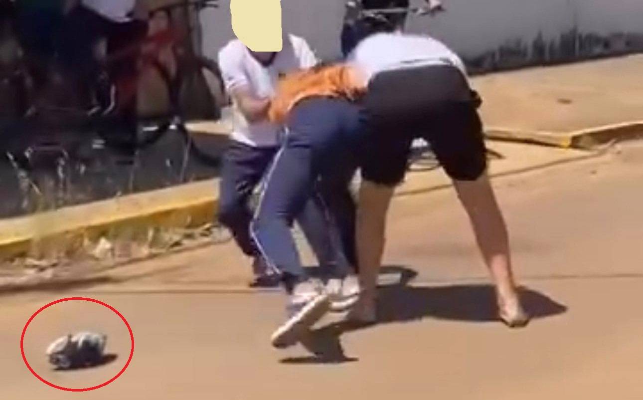 Depois de saírem de escola pública, estudantes “se pegam na porrada” em avenida movimentada de Vilhena e vídeos viralizam
