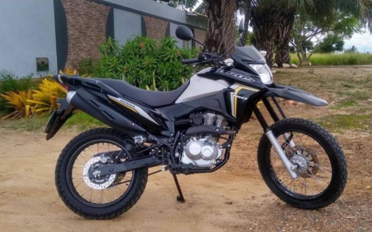 Ladrão invade casa em Chácara, encontra moto no quintal com chave na ignição, e foge com o veículo, em Chupinguaia