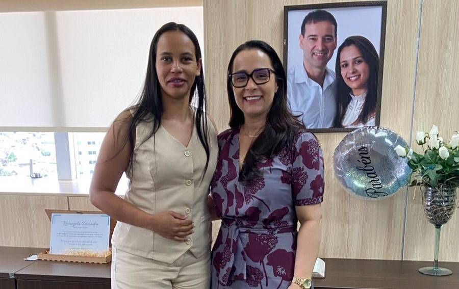 Deputada Rosangela Donadon e vereadora Angélica Peralta levam curso da Escola do Legislativo a Chupinguaia