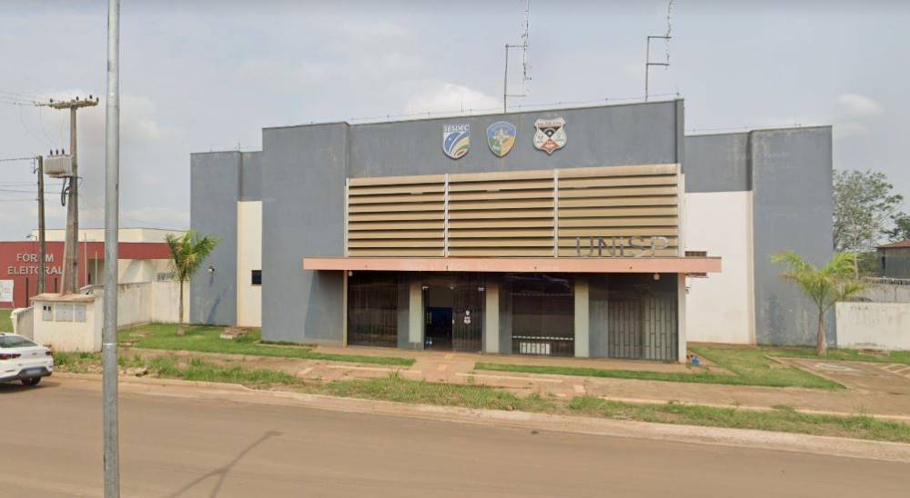 Mulher de 45 anos invade casa na cidade de Colorado do Oeste e ameaça matar moradora a facadas
