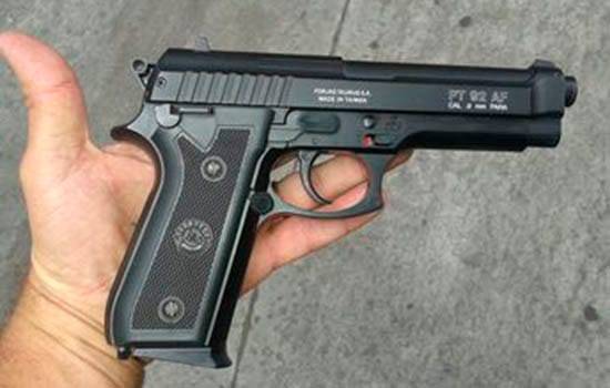 Policial militar apreende adolescente que havia tentado assaltar cliente no estacionamento de farmácia usando “arma fake”, em Vilhena
