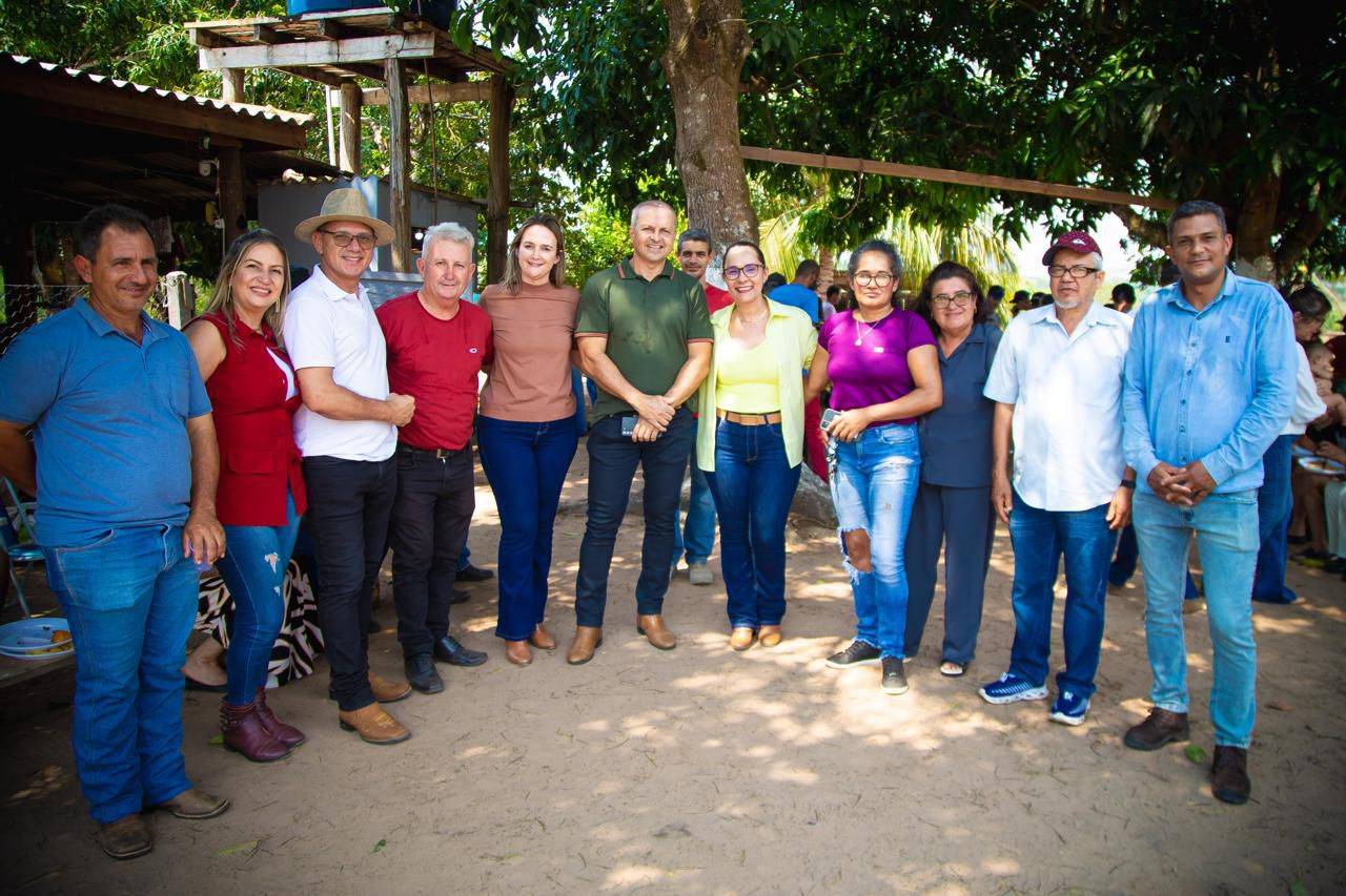 Agricultores da Kapa 144 realizam almoço em agradecimento à deputada Rosangela Donadon pelo trabalho de recuperação da estrada