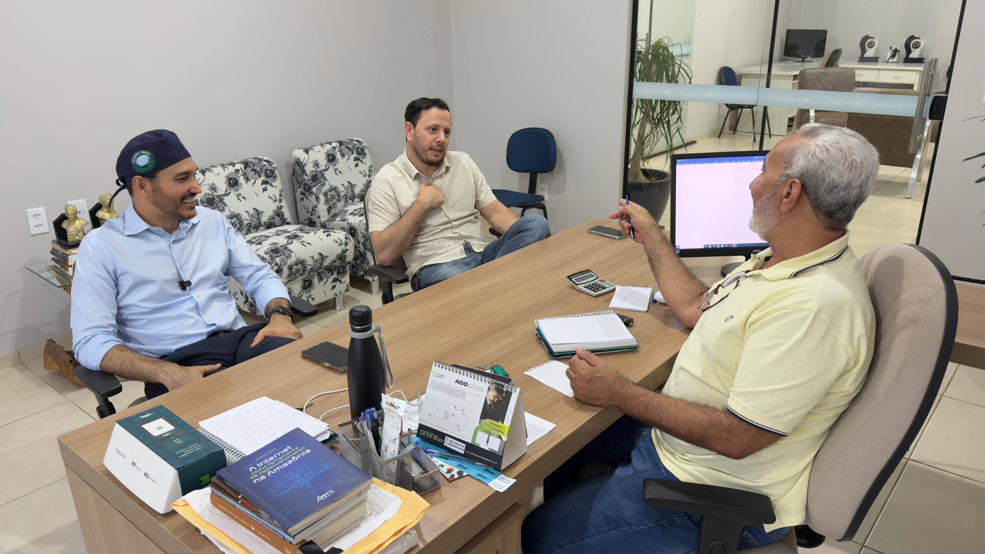 Após anúncio de provável “dobradinha” que sacudiu os meios políticos de RO, prefeito de Vilhena e deputado federal visitam FOLHA DO SUL