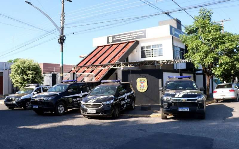 Rapaz de 18 anos que matou um em Rondônia por ordem de facção criminosa é reconhecido por parente da vítima e preso em MT
