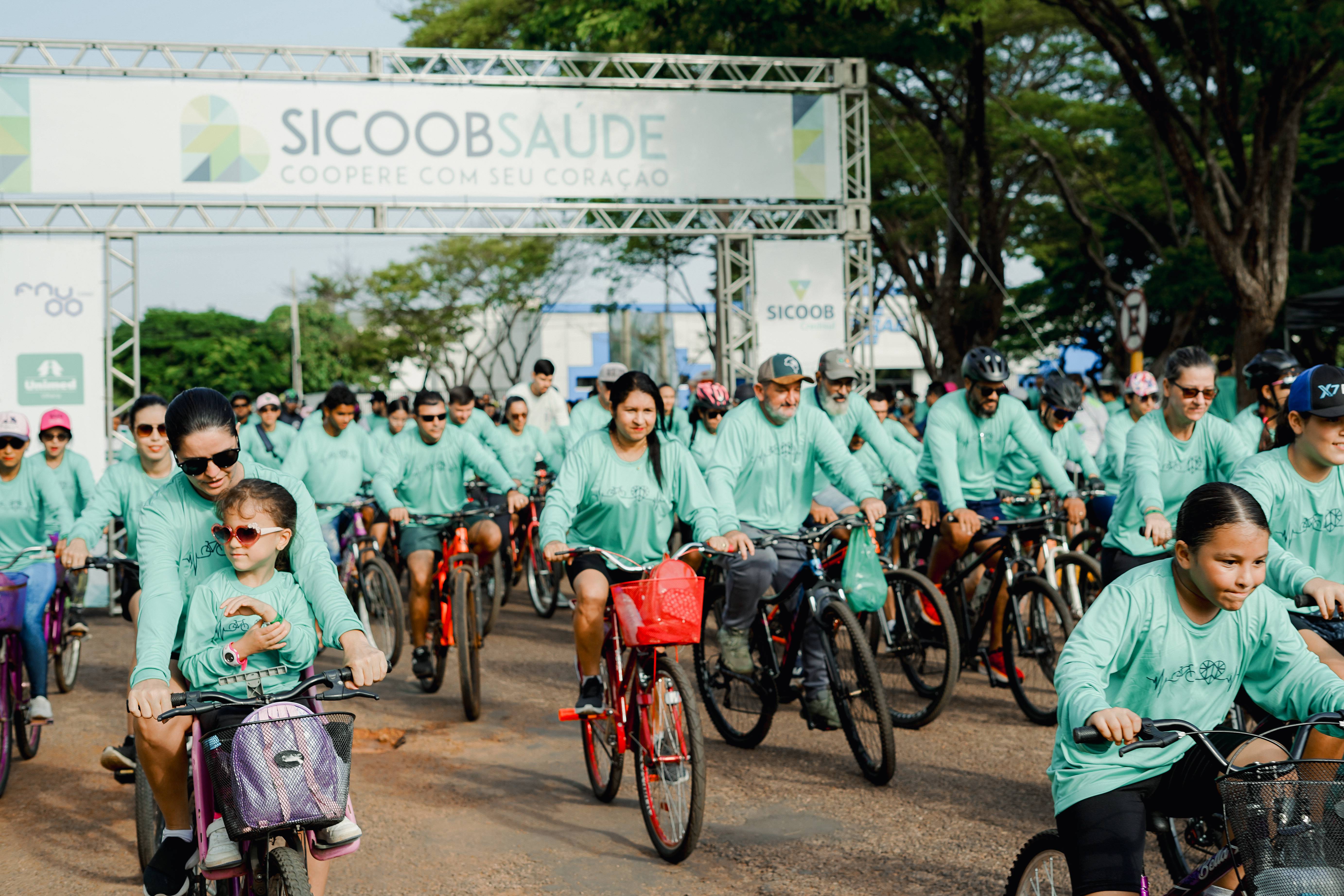 Sicoob Saúde 2025 reúne 18,7 mil participantes em passeio ciclístico pelo Dia Mundial do Coração 