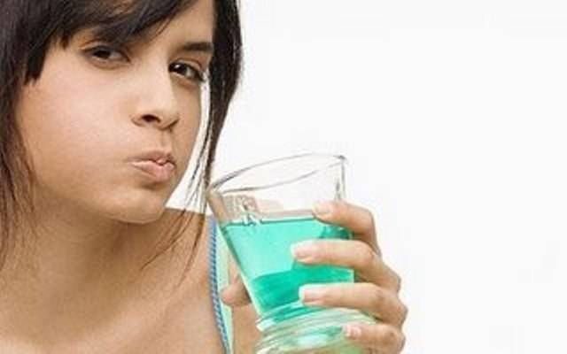 Se você usa enxanguante bucal Oral-B, sua saúde está correndo riscos