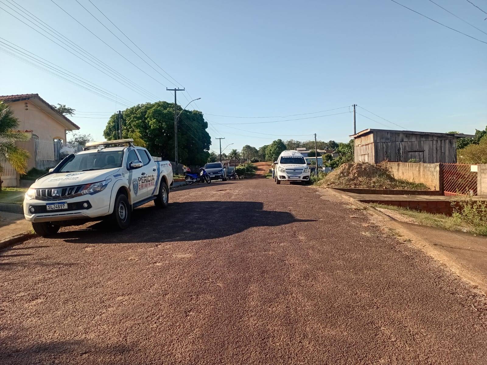 Mulher é assassinada com várias facadas na cidade de Colorado do Oeste; homem também esfaqueado sobreviveu e pediu socorro