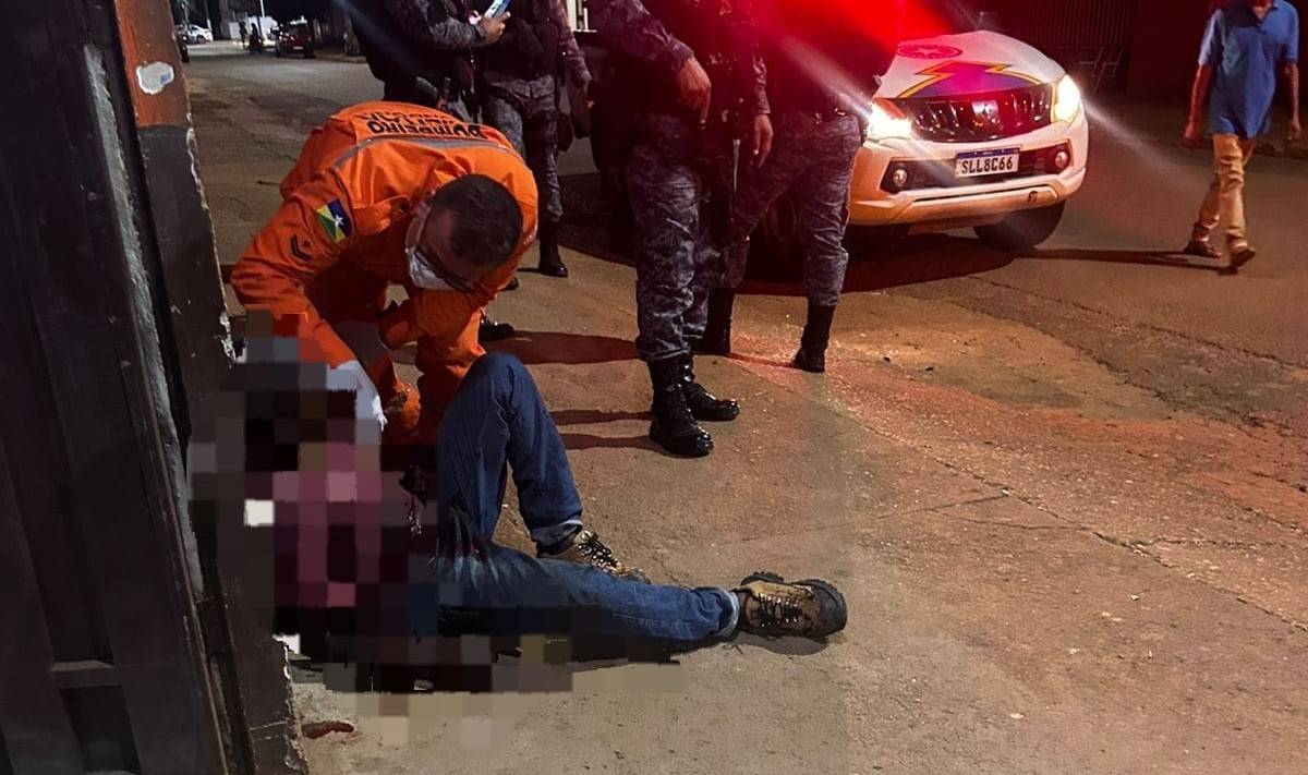 Atacado a facadas em Vilhena, homem corre pela rua gritando por socorro e é resgatado em estado grave pelo Corpo de Bombeiros