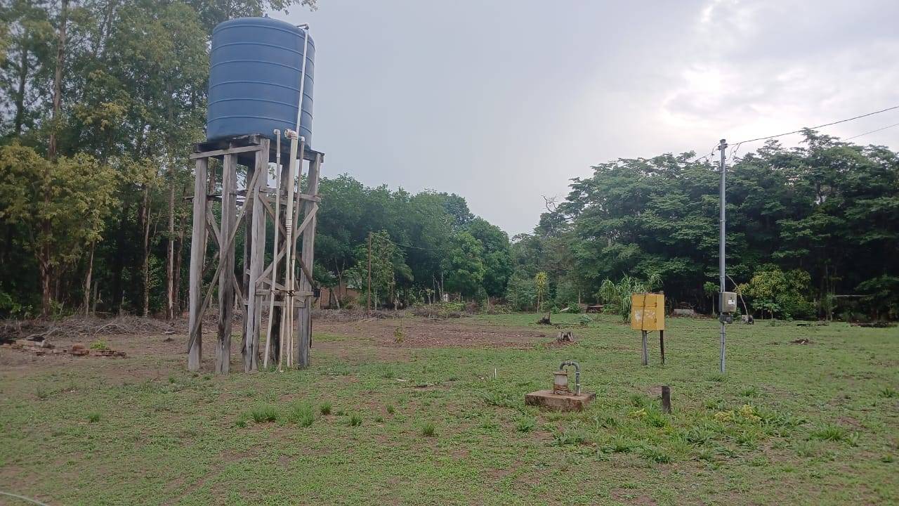 Após corte de energia elétrica que tocava bomba, dezenas de famílias estão há três dias sem água na zona rural de Vilhena