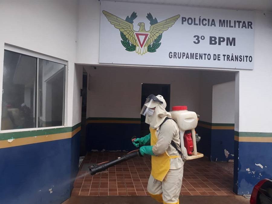 Homem deixa mochila em base da PM no centro de Vilhena e desacata sargento: “é obrigação sua guardar minhas coisas”