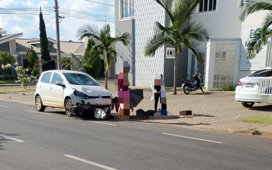 Acidente envolvendo carro e motoneta em avenida de Vilhena deixa rapaz de 19 anos em estado grave na UTI do Hospital Regional