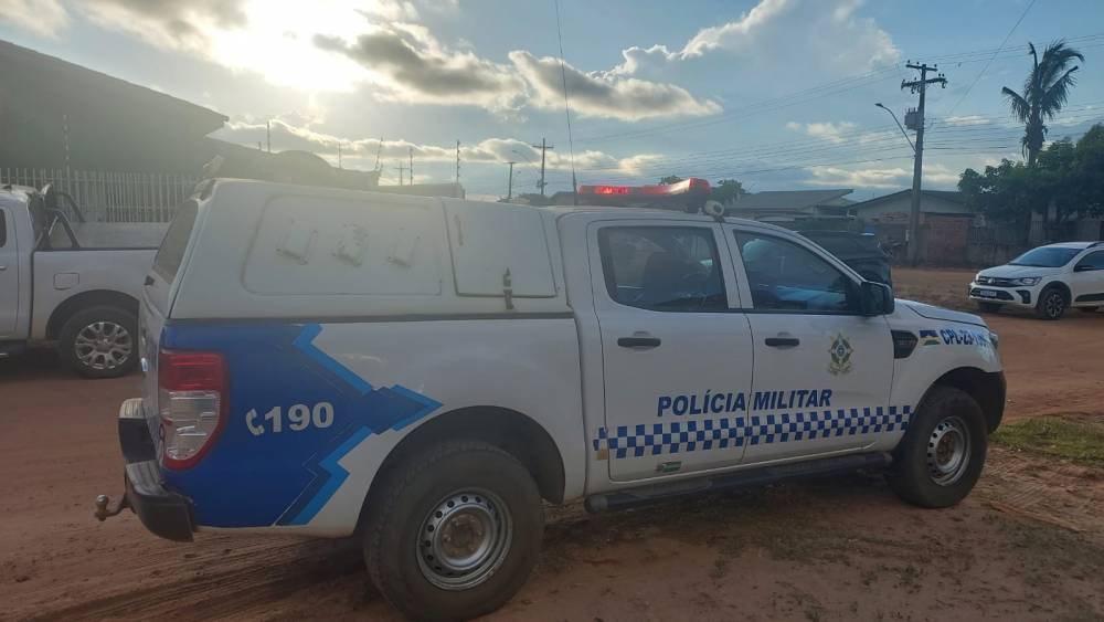 Polícia Militar é acionada e prende homem acusado de ofender e espancar a própria esposa, em Vilhena