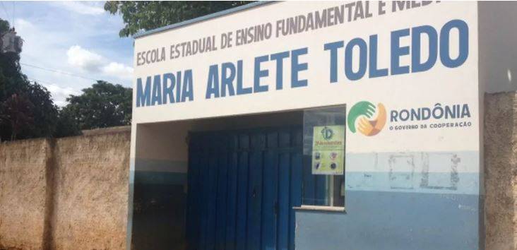 DE NOVO: outros dois estudantes são flagrados fumando cigarro eletrônico em escola pública de Vilhena