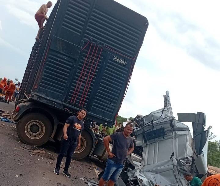 Em rodovia recém-privatizada, caminhoneiro morre após acidente envolvendo três carretas entre Vilhena e Pimenta Bueno