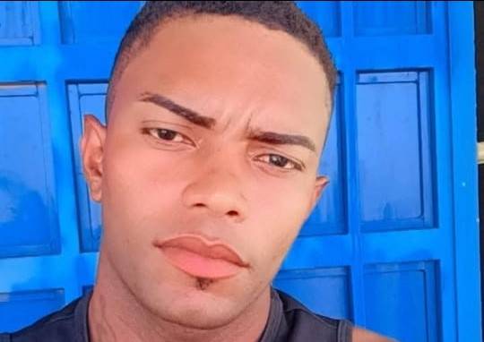 Pedreiro que morreu atingido por facada no coração após discussão com a esposa em Vilhena está sendo velado em Cacoal