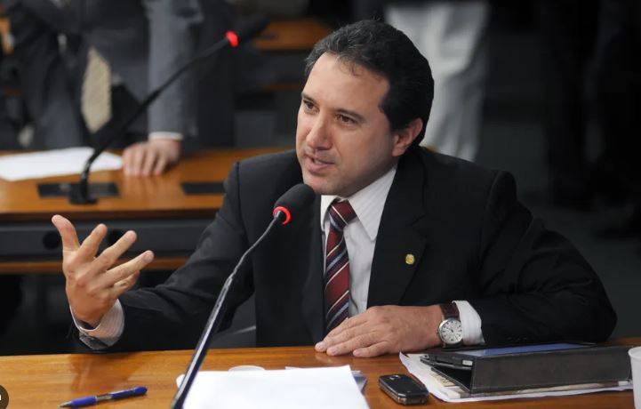 Natan Donadon promete dizer, em entrevista ao vivo, “o que nunca foi contado nem mesmo à Justiça”; saiba onde assistir