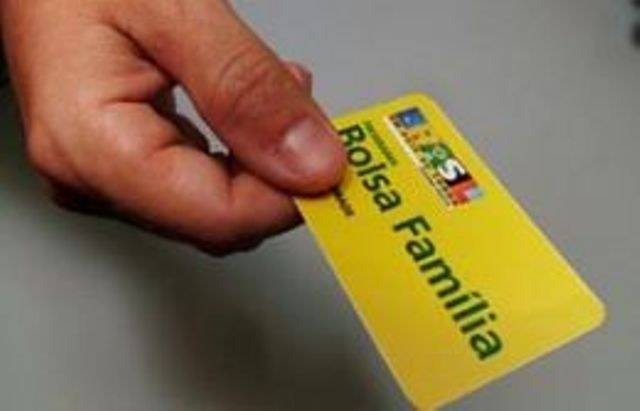 Quem não sacar Bolsa Família pode perder benefício; prazo é dia 29