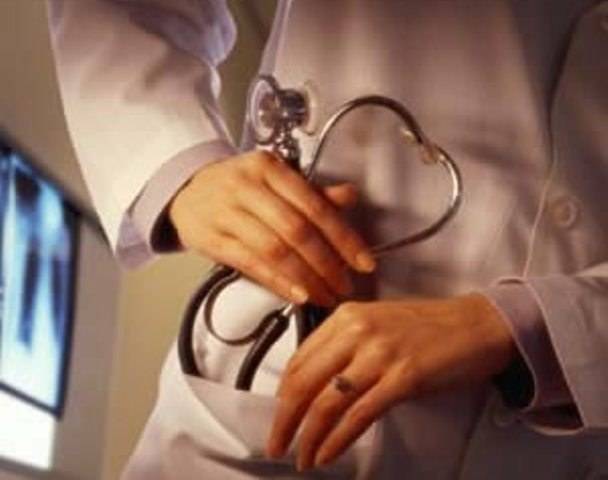 Médicos formados na Bolívia tentam revalidar diploma no Brasil