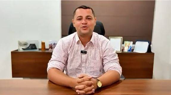ASSISTA VÍDEO: prefeito de Chupinguaia anuncia uniformes e materiais escolares gratuitos para todos os alunos da rede municipal