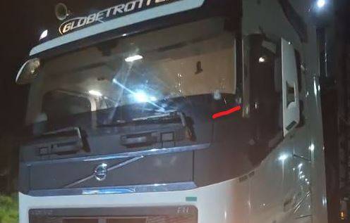 VÍDEO: motorista escapa da morte ao se abaixar quando carreta boiadeira foi atingida por tiros na BR 364, em trecho próximo de Vilhena
