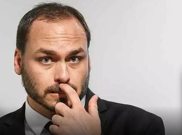 Deputada catarinense sugere que Carlos Bolsonaro seja candidato a senador por Rondônia no ano que vem