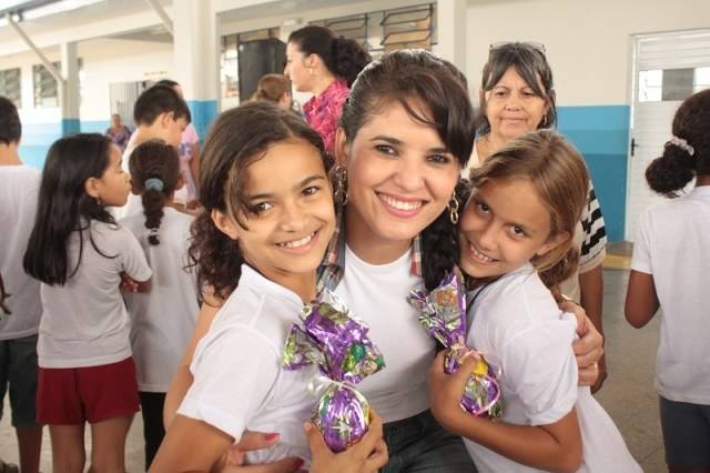 Em programa de rádio, primeira-dama de Vilhena fala e prefeito vira ouvinte